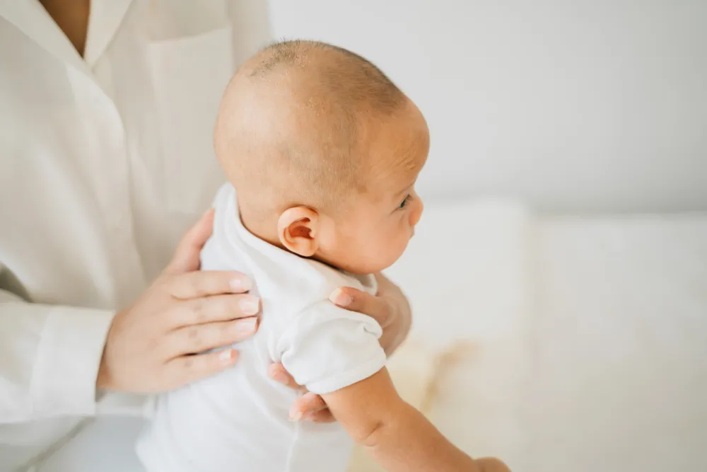 Giải đáp: Trẻ sơ sinh bị nấc cụt có nên cho bú?
